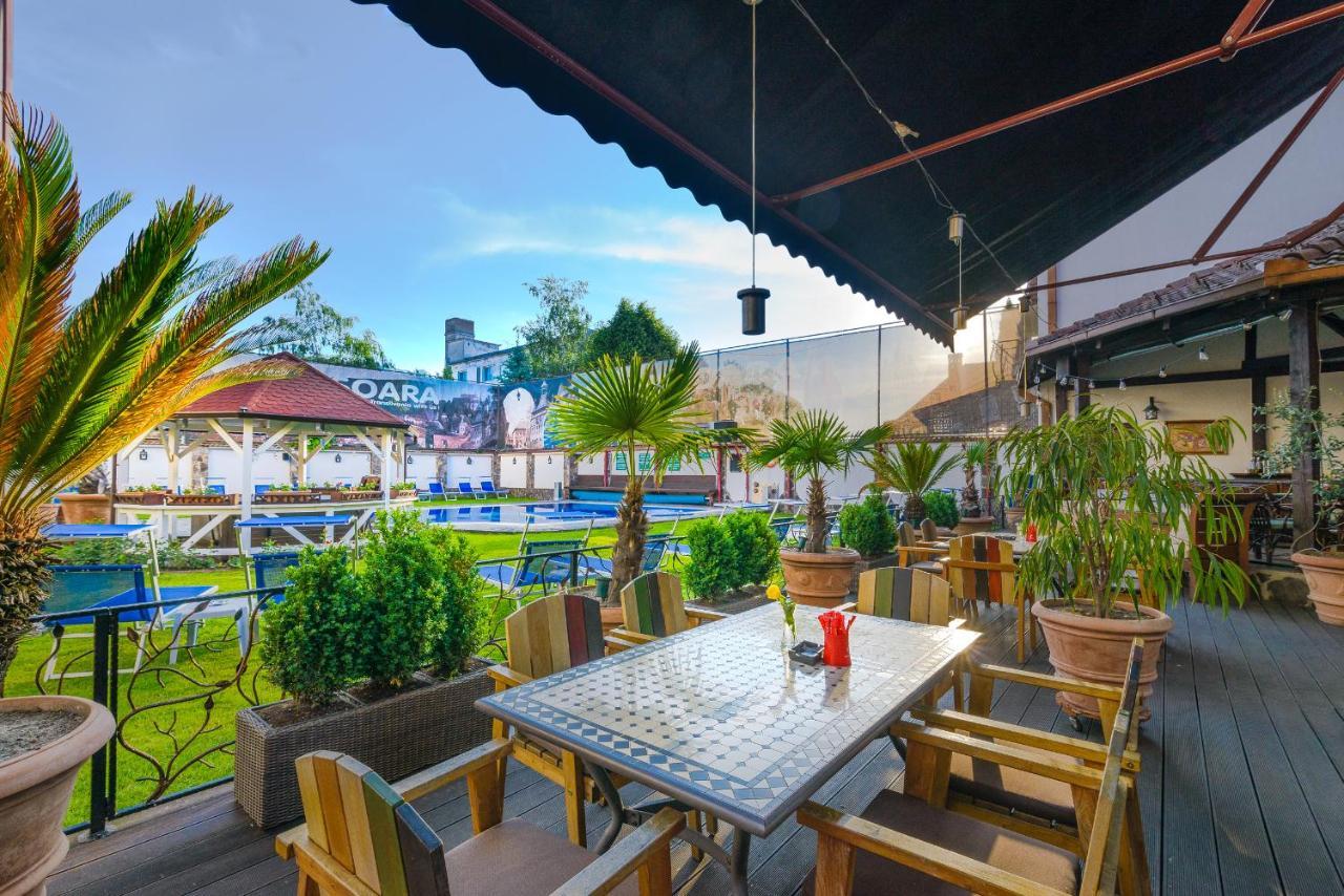 סיגישוארה Hotel Korona מראה חיצוני תמונה