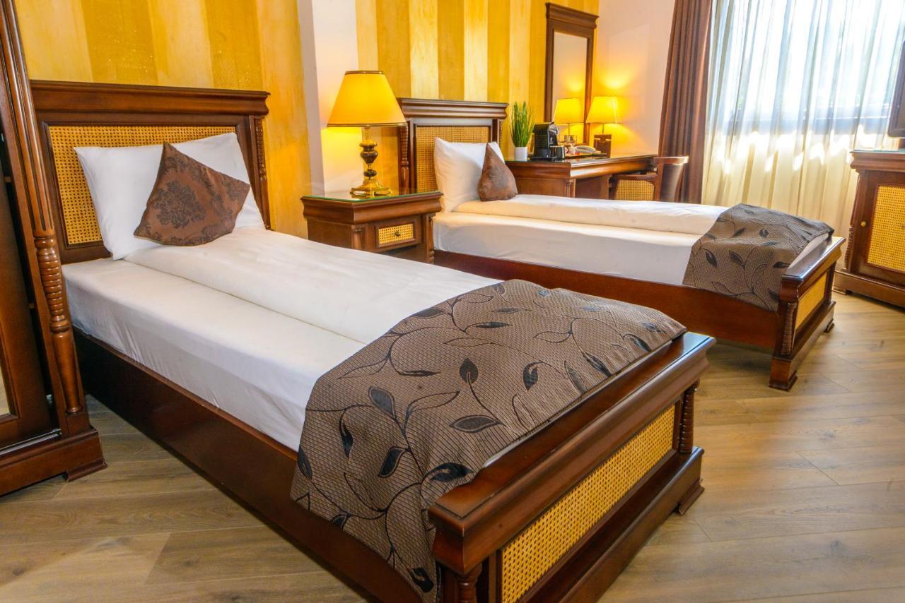 סיגישוארה Hotel Korona מראה חיצוני תמונה