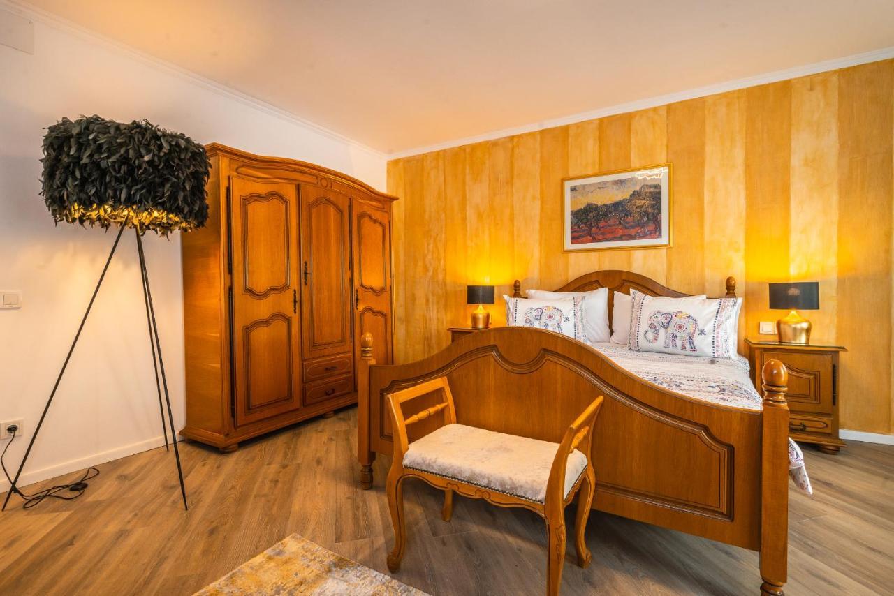סיגישוארה Hotel Korona מראה חיצוני תמונה