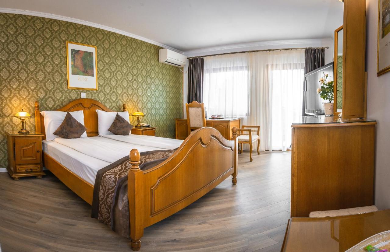 סיגישוארה Hotel Korona מראה חיצוני תמונה