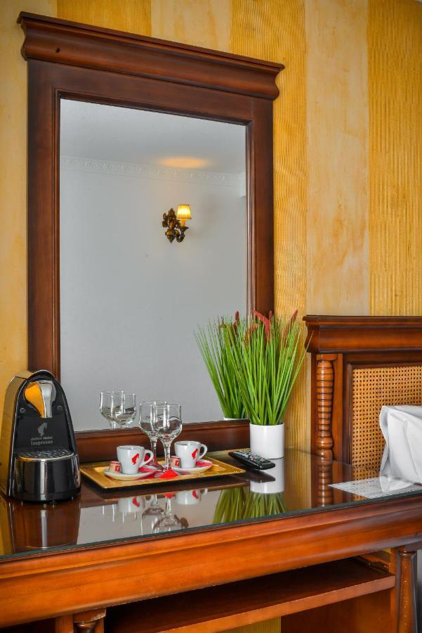 סיגישוארה Hotel Korona מראה חיצוני תמונה