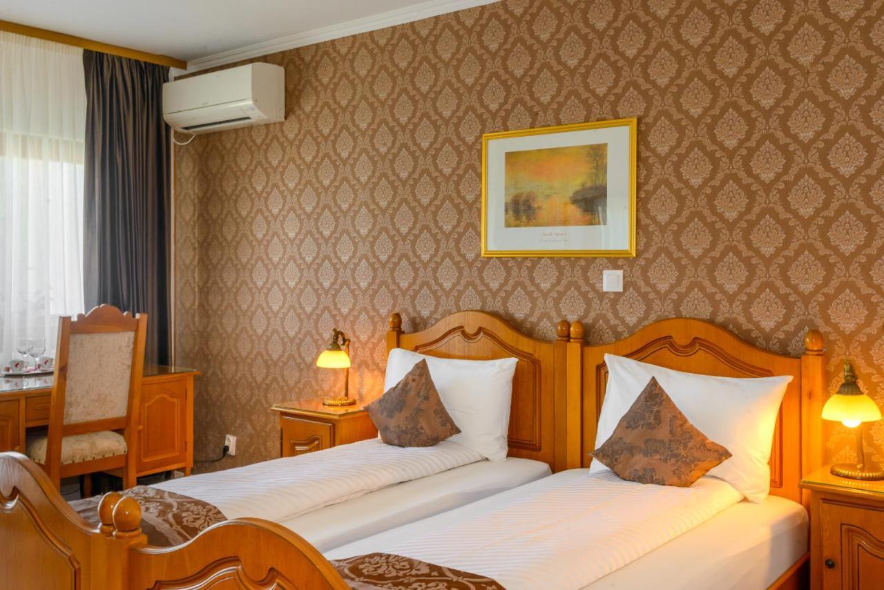 סיגישוארה Hotel Korona מראה חיצוני תמונה