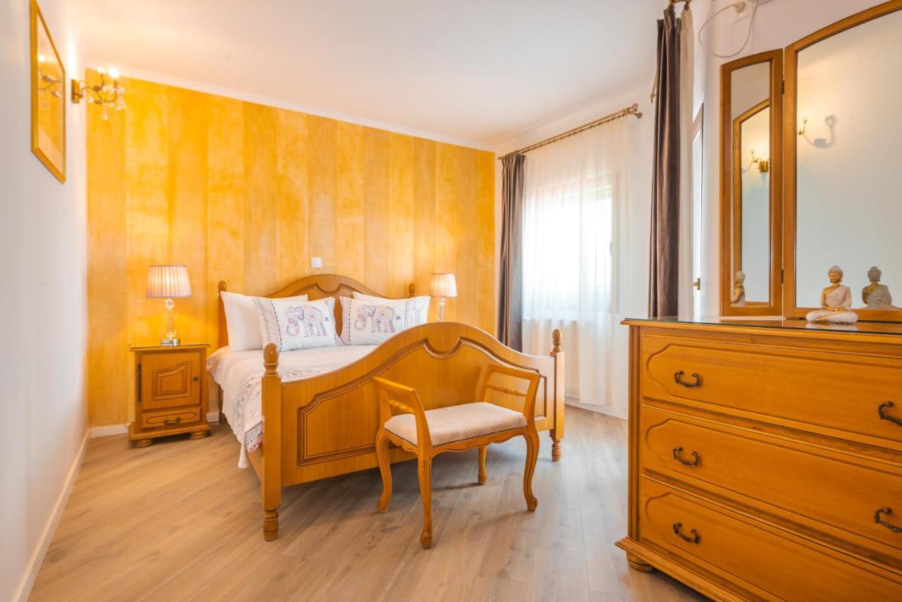 סיגישוארה Hotel Korona מראה חיצוני תמונה