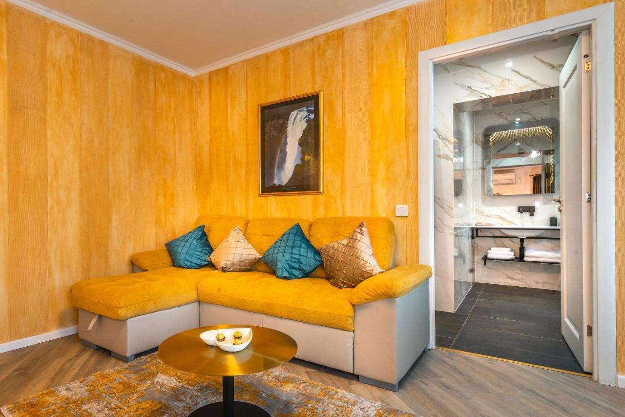סיגישוארה Hotel Korona מראה חיצוני תמונה