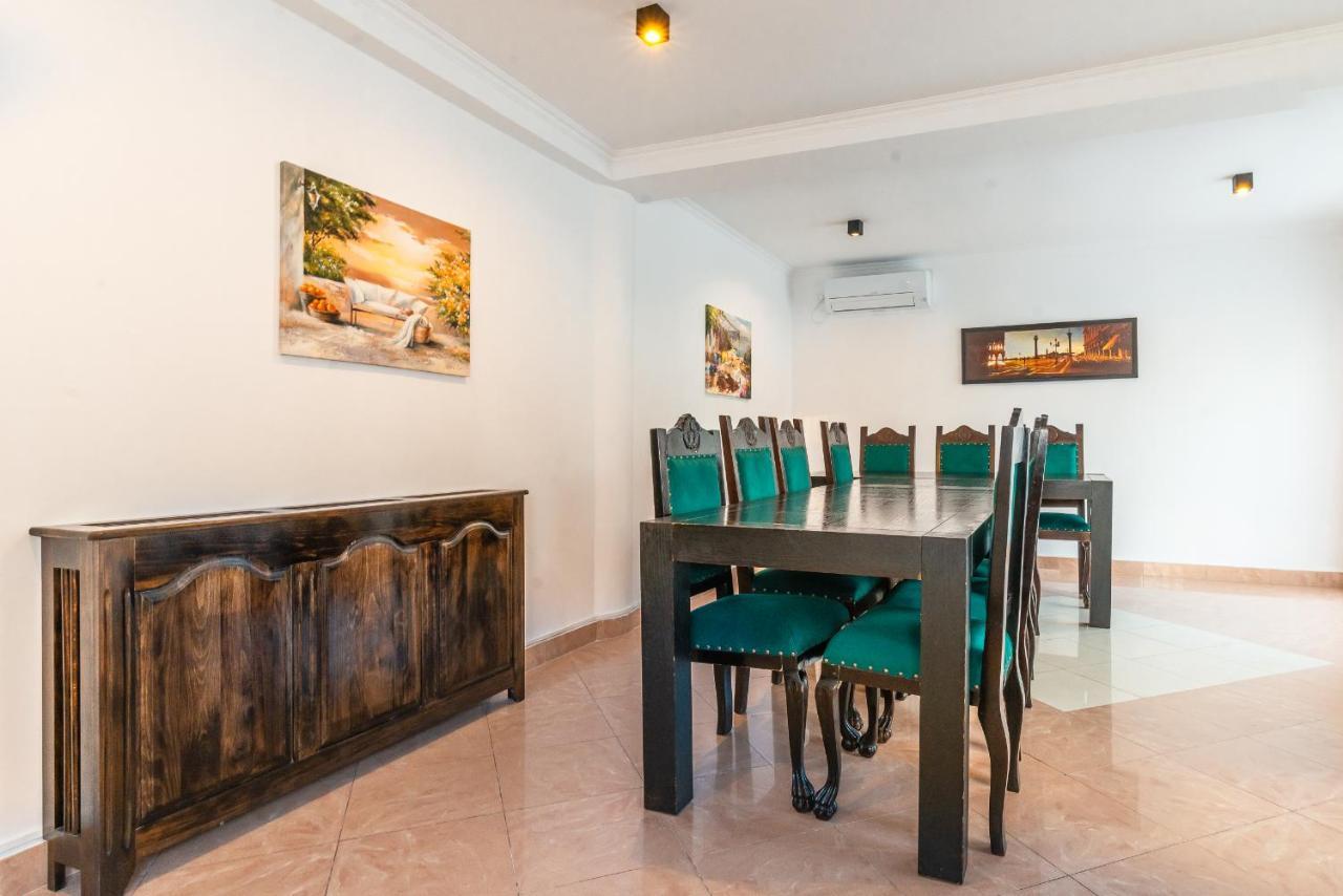סיגישוארה Hotel Korona מראה חיצוני תמונה