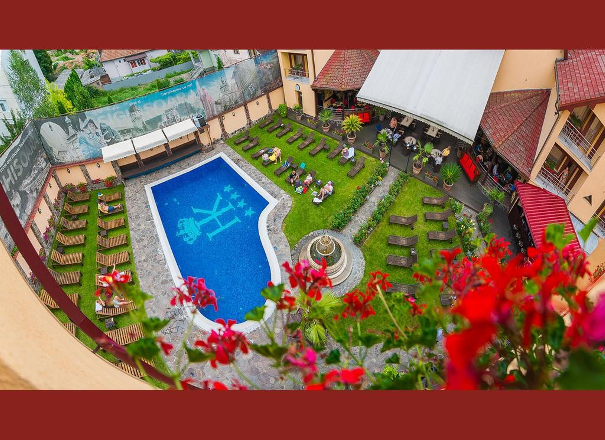 סיגישוארה Hotel Korona מראה חיצוני תמונה