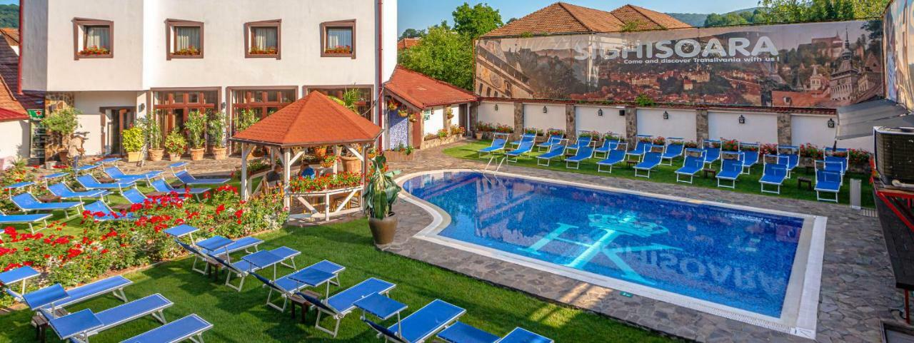 סיגישוארה Hotel Korona מראה חיצוני תמונה