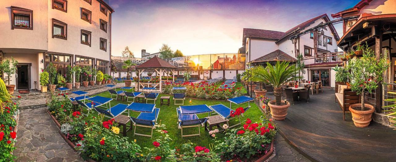 סיגישוארה Hotel Korona מראה חיצוני תמונה
